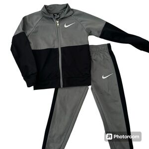 Boys Nike Track Pant Suit size 6 black and gray